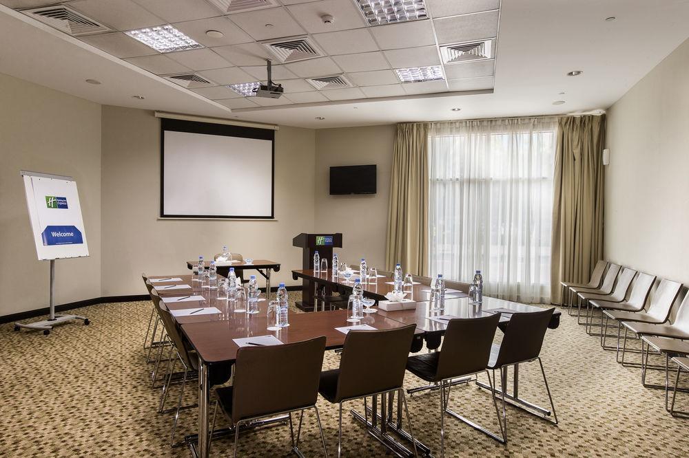 Holiday Inn Express Dubai Safa Park, An Ihg Hotel 外观 照片